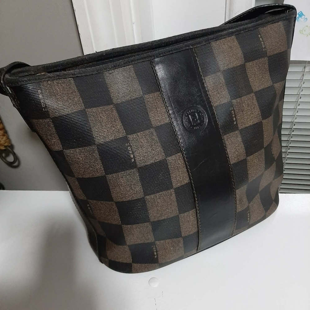 FENDI Vintage/Retired 1994 Pequin Daimer Shoulderbag - Picture 9 of 16